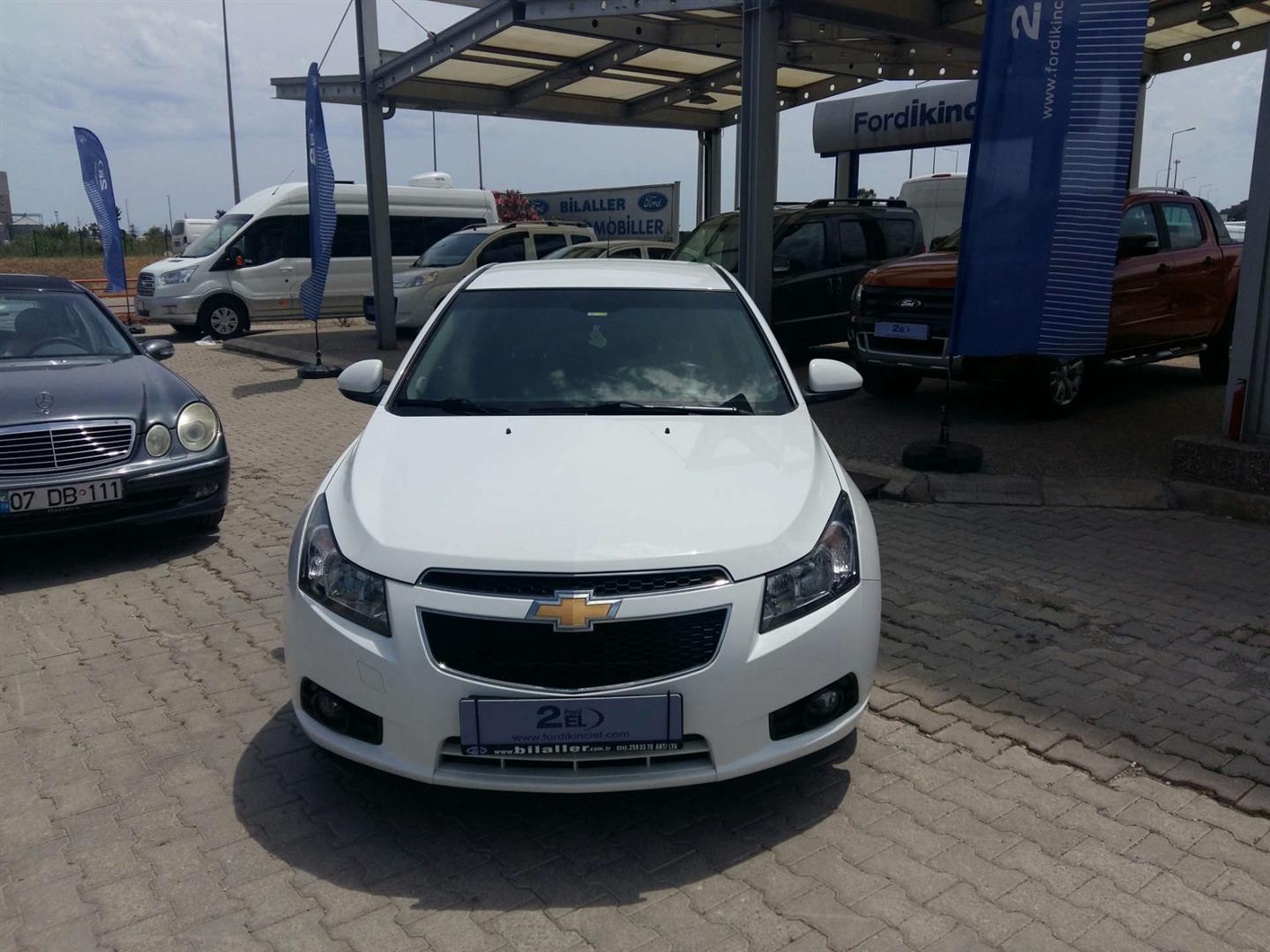Özellikleri ve Özellikleri Chevrolet Cruze Hatchback Özellikleri ve Özellikleri Chevrolet Cruze Hatchback